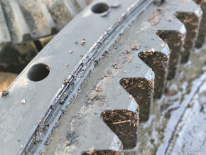 JCB JS200LC - podvozek - 7