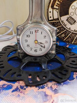 Lampa motorový píst s hodinami - Autonábytek Kovář - 7