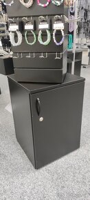 Prodejní otočný stojan. - 7