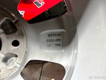 Originál kola VW 5x120 R16, pneu 215/65 R16 98H DOT2618 - 7