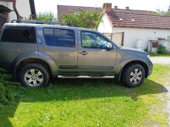 Prodám: Nissan pathfinder 2.5 dci - 7