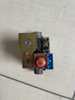 ventil plynový SIT 845 z plynového kotle Dakon BEA 24 BT - 7