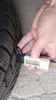 Sada zimni pneu 205/50-17 Bridgestone okolo 4,5-5,5mm - 7