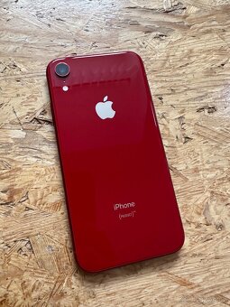 Apple iPhone Xr 64GB Červený - 7