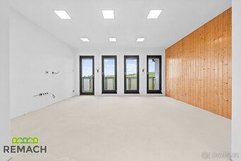 Prodej, rodinný dům, 1859 m² + podíl na pozemcích o rozloze - 7