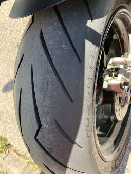 Aprilia Tuono 1100 V4 RR - 7