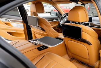 BMW 760 Li - 7