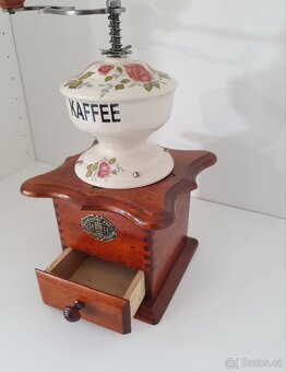 Mlýnek na kávu - 7