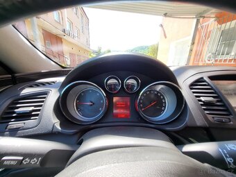 Opel insignia 2.0CDTI 118kw 4x4 Nová STK - 7