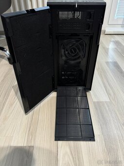 Počítačová skříň / case Fractal Design Define R4 s bočnicí - 7