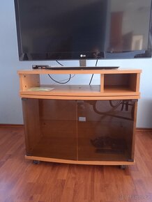 Prodám TV stolek - 7