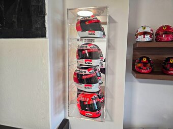 Prodám helmy 1:2 pilotů Ferrari - 7