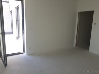 3+kk 98m2, terasa 77m2, skl.kóje 10m2 - 7