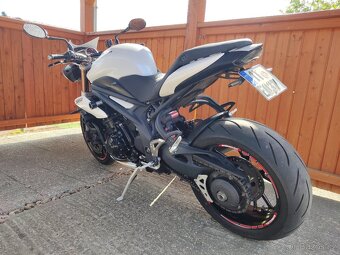 Triumph speed triple 1050 r.v. 2011 - 7