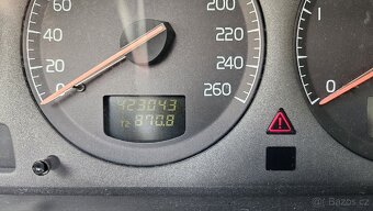 Volvo S80 2.4 D5 manuál - 7