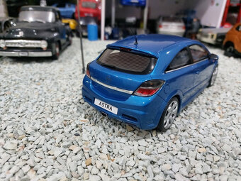 model auta Opel Astra H OPC 2006 Otto mobile 1:18 - 7