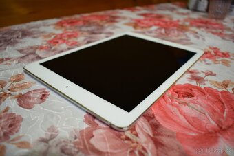 Apple iPad Pro 9.7-inch - A1673, 2016 (Wi-Fi Only) 32GB  (3) - 7