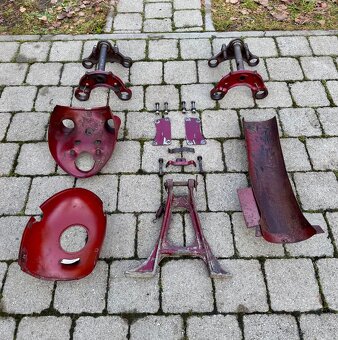 Jawa ČZ 250 350 kyvacka - dily - 7