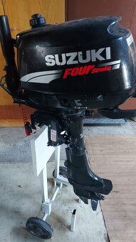 Gumový člun s motorem - 7