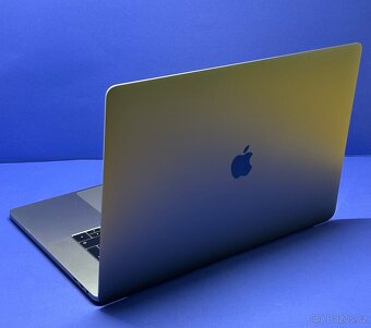 MacBook Pro 15” 2019 CTO/32GB RAM/i9/2TB SSD/ Záruka - 7