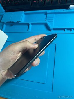 iPhone 7 Black 32GB, baterie 100% - 7