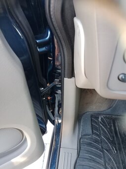 Chrysler Voyager 2.4i 16V - benzín 108kW, 2004 - 7