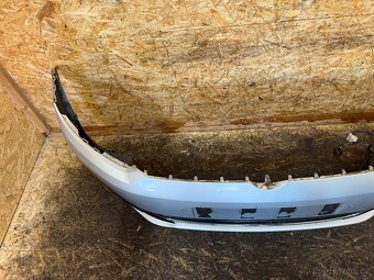 PŘEDNÍ NÁRAZNÍK VW TOURAN 1T3 LR7L - 7