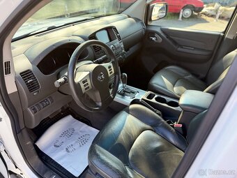 Nissan Navara 3.0 dCi V6 / 4x4 / DPH - 7