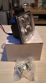 Couvací LED světlo - 7