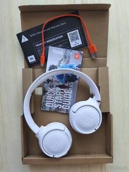 Prodám nová bílá sluchátka JBL TUNE 520 BT - 7