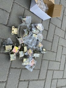 Volha Gaz 21, Gaz 24, startovací relé - 7