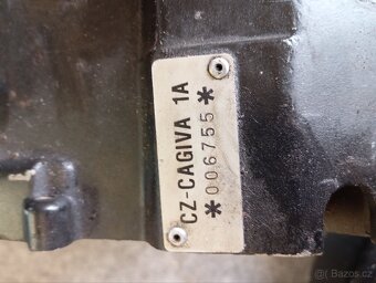 Rozebrány polomotor ČZ Cagiva roadster - 7