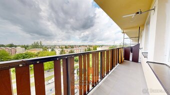 Prodej prosvětleného bytu 3+1 o rozloze 82 m2 s dvěma lodžie - 7