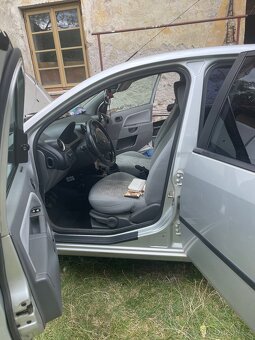 Ford fiesta 1.4 TDCI V - 7