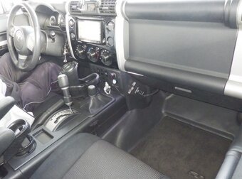5x Toyota FJ Cruiser - 7
