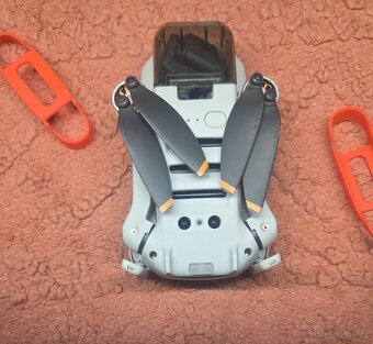 DJI Mini 2 SE (kat. C0) jako nový, 19 cyklů, pouzdro SD card - 7