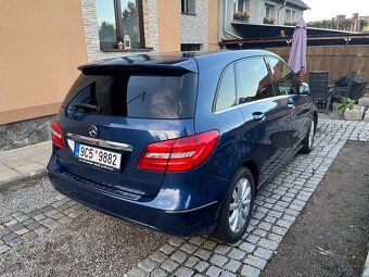 Mercedes Benz B180 - 7