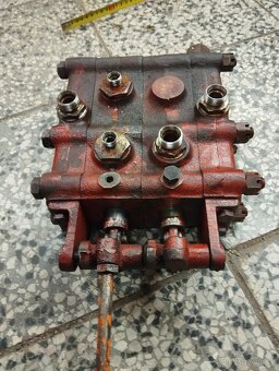 Hydraulický rozvaděč - 7