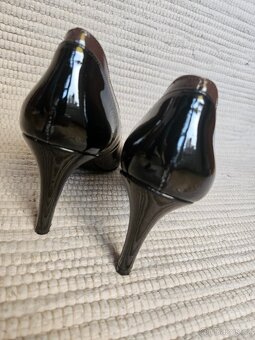 NOVÉ(nenošené)SALAMANDER LODIČKY VEL.42 (lakované) - 7