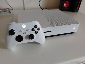 XBOX ONE S 1TB + HRY - 7