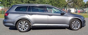 VW Passat 2.0 TDI Highline 140 kw, původ ČR, málo km - 7