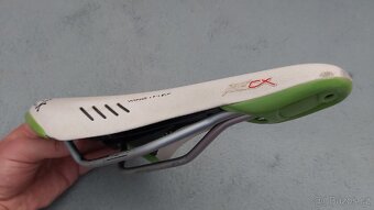 Universální sedlo Fizik Pavé CX - 7