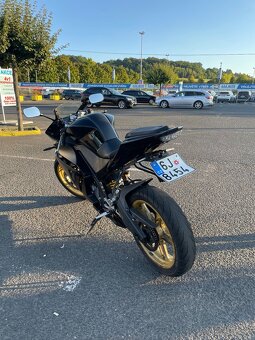 Yamaha yzf r125 2011 - 7