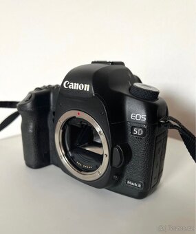 Fotoaparát Canon EOS 5D Mark II s příslušenstvím - 7