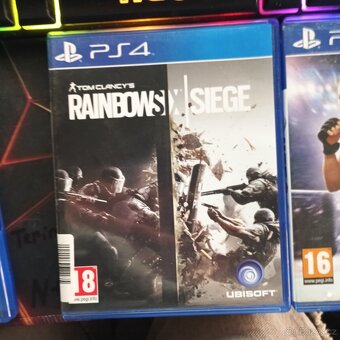 Prodám PS4 - 7