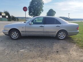 Mercedes-Benz E 230 i manuál - 7