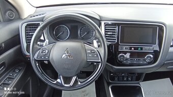 MITSUBISHI OUTLANDER 2,0 MIVEC 4WD CVT - 7