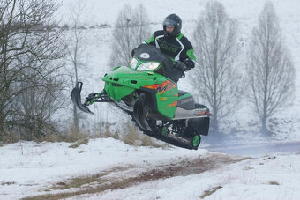 Skútr Arctic Cat M7 - mountain - 7