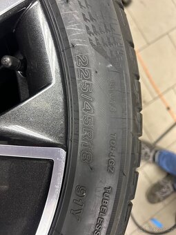 Originál ALU 18” ŠKODA OCTAVIA 4 Vega Aero 225/45 E18 - 7