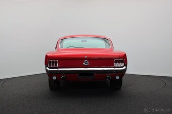 Ford Mustang Fastback 289 V8 C-Code 1965 – zrestaurovaný - 7